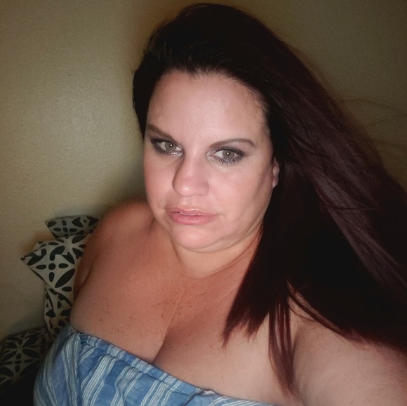 Meet your Posher, Eden - Picture 3 of 8